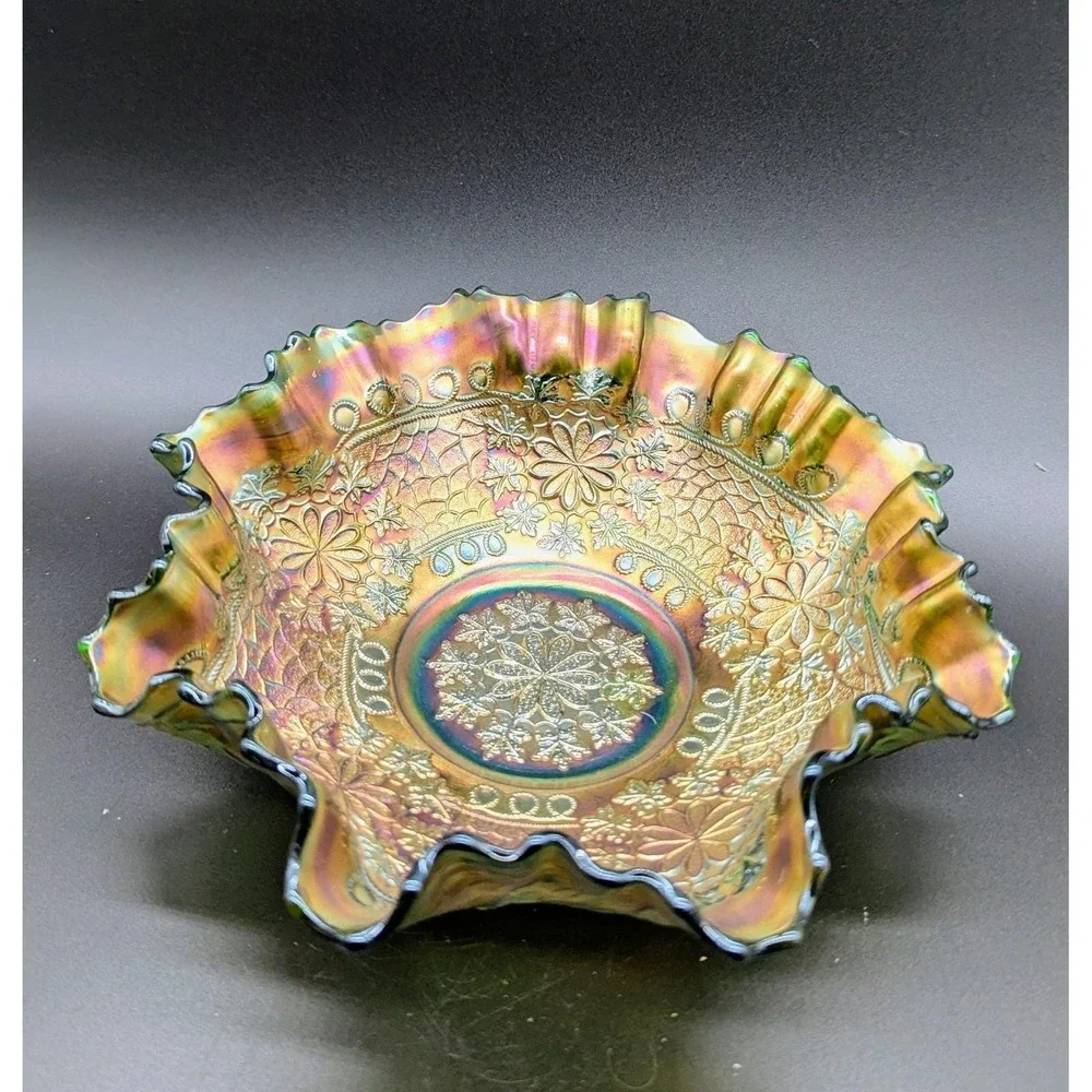 Antique Fenton Leaf Chain Green Carnival Glass Double Crimped Bowl 8.5